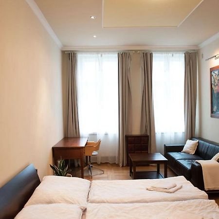 Velky Apartman บราติสลาวา ภายนอก รูปภาพ