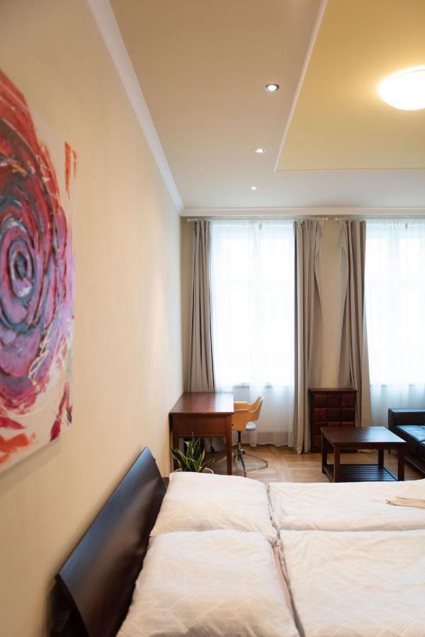 Velky Apartman บราติสลาวา ภายนอก รูปภาพ