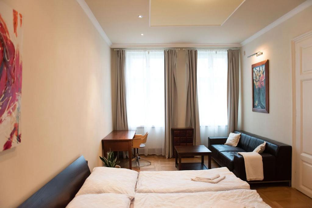 Velky Apartman บราติสลาวา ภายนอก รูปภาพ