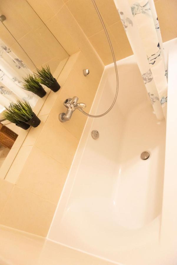 Velky Apartman บราติสลาวา ภายนอก รูปภาพ