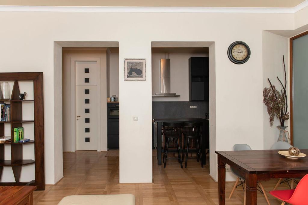 Velky Apartman บราติสลาวา ภายนอก รูปภาพ